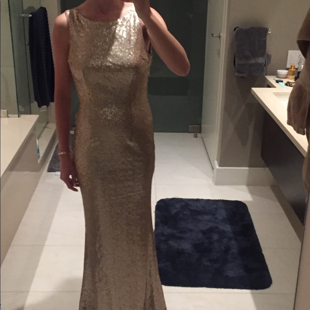 Lulus: Gold sequin dress